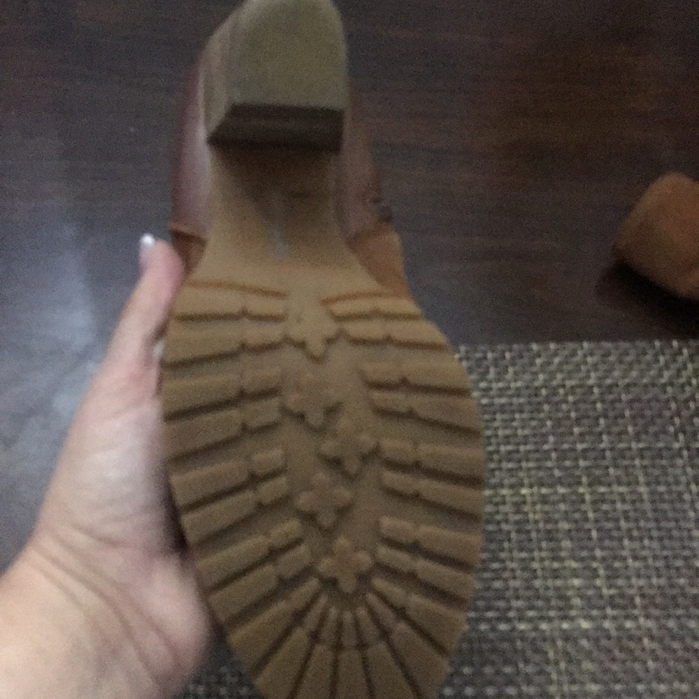 Shoes - Picture 4 of 8